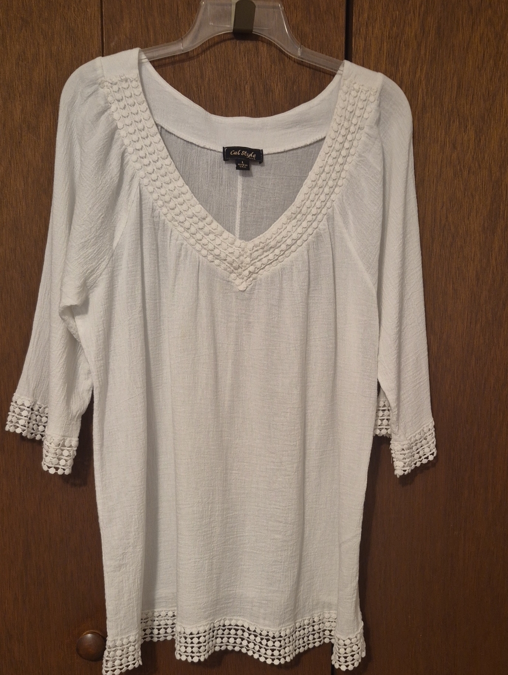 Cal Style White Crochet-Edged V-Neck Tunic Top SZ L